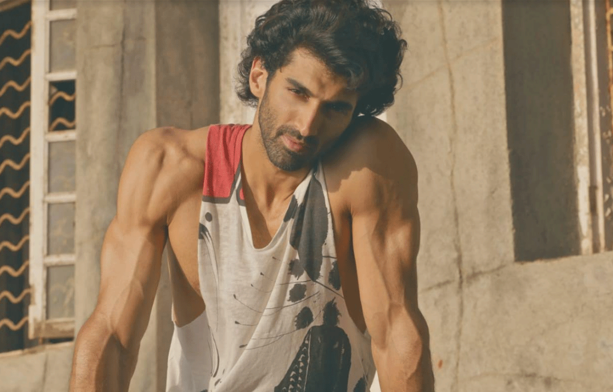 Aditya Roy Kapur shares intriguing pictures, leaves fans wondering in excitement