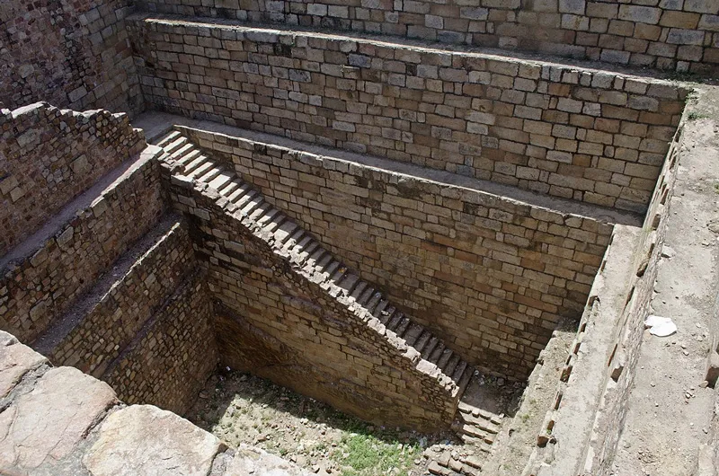 Tughlaqabad Baoli