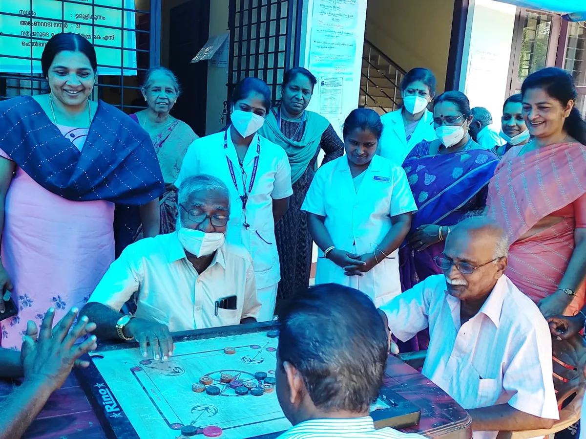 enjoying carom