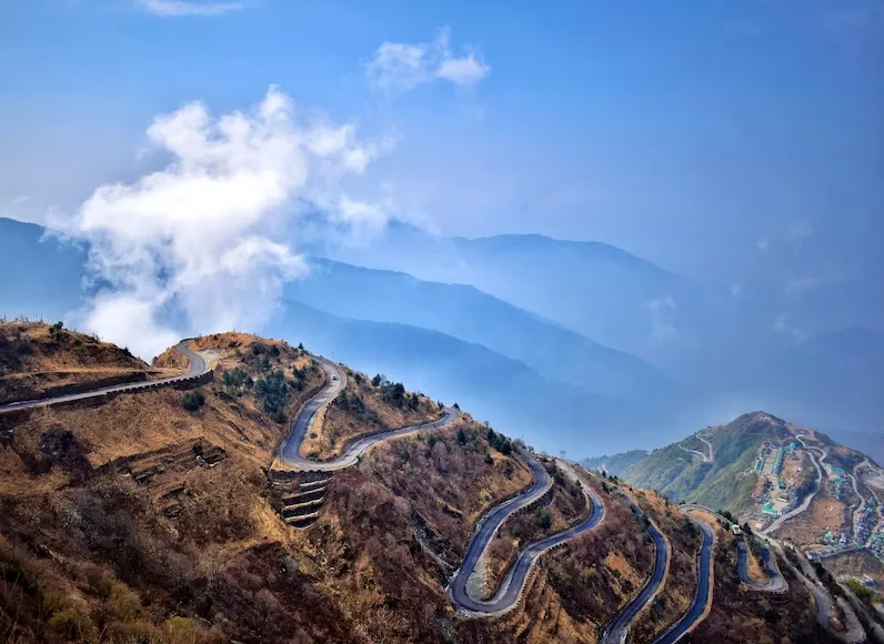The Zuluk Road, with 32 hairpins, is an engineering marvel. Pic: Prantik Mitra
