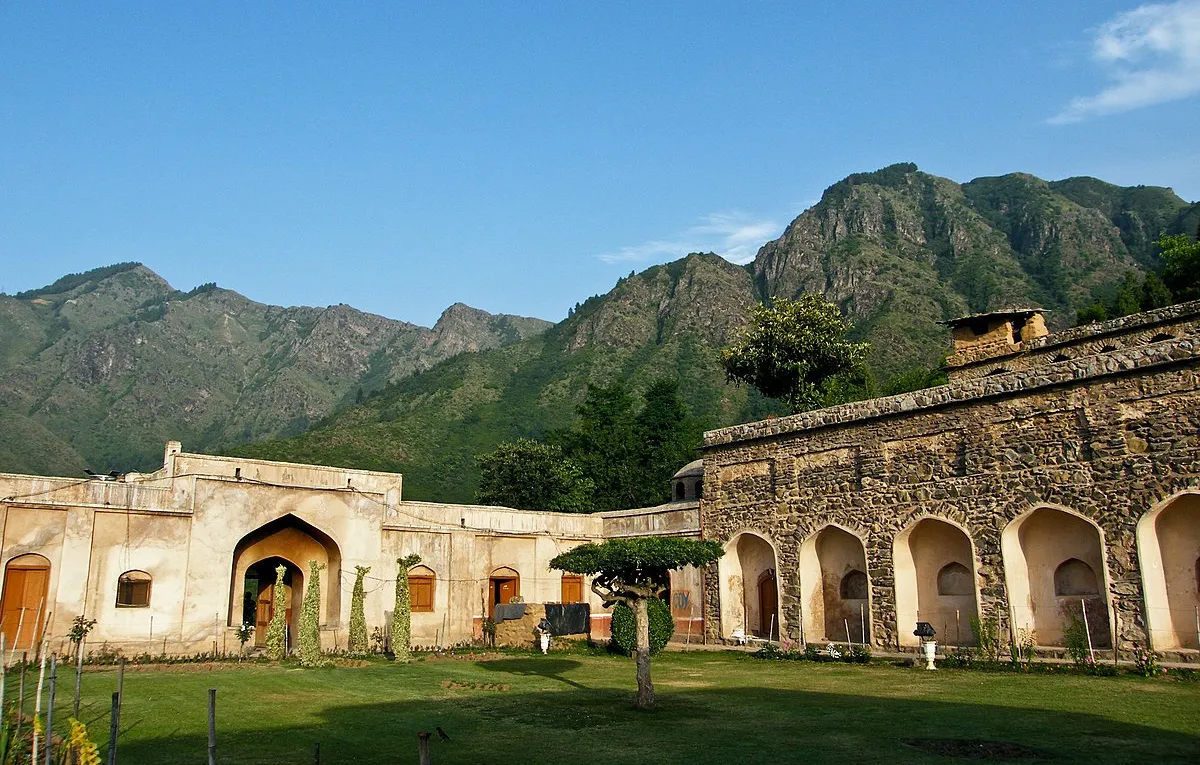 the first garden of pari mahal