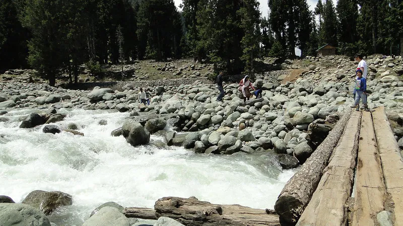 milky waters at Doodhpathri