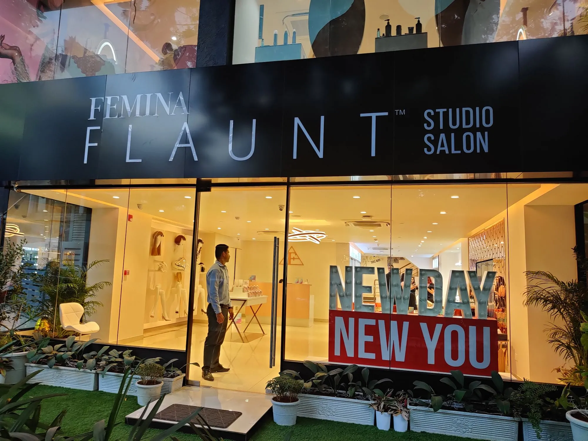 The Femina Flaunt Salon in Bandra  