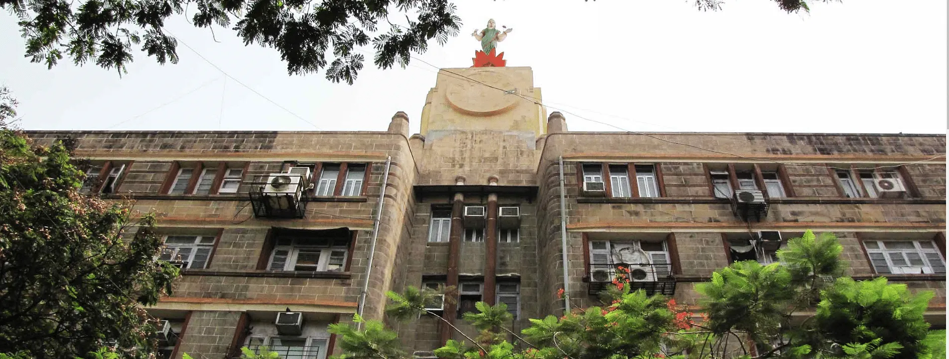 Laxmi Building, Fort. (From: artdecomumbai.com)  