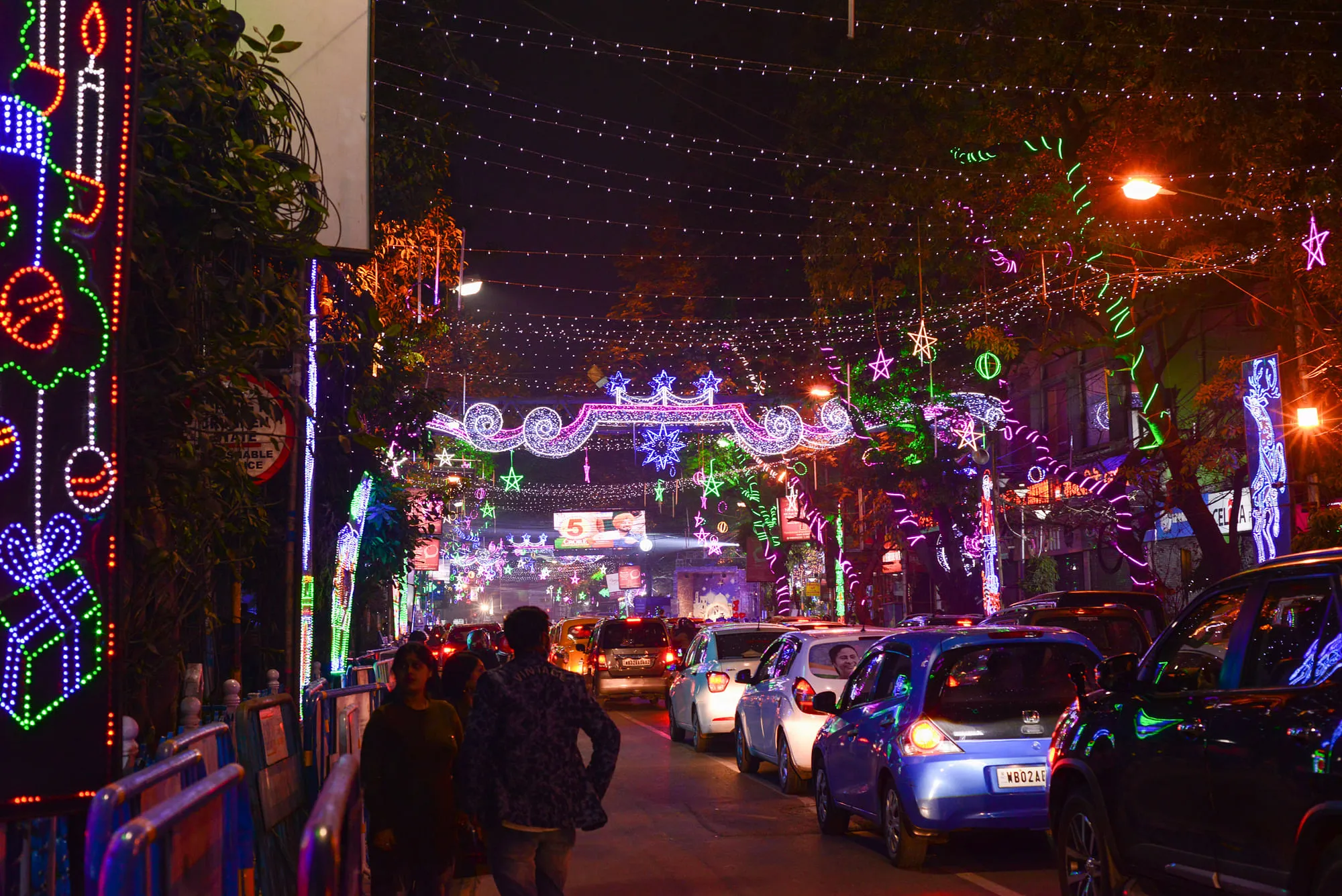 Glimpse of the busy Park Street in Kolkata on the same day the theatre was found empty  