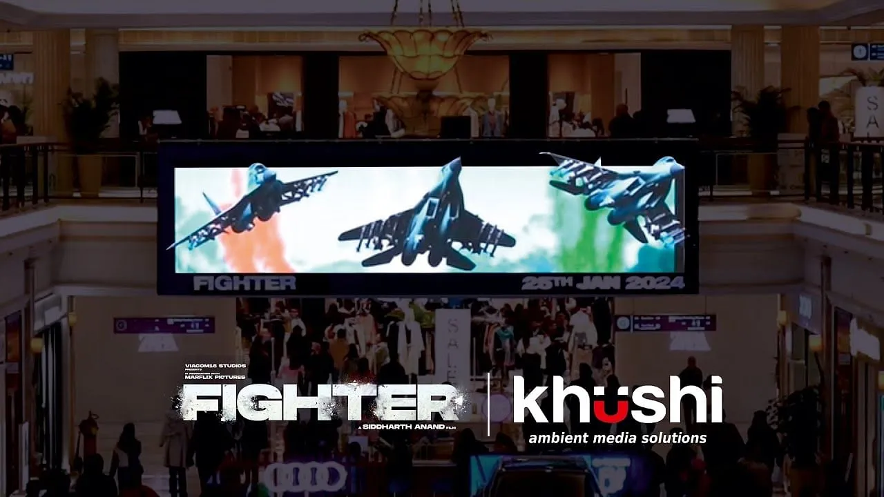 Fighter's anamorphic OOH ad  