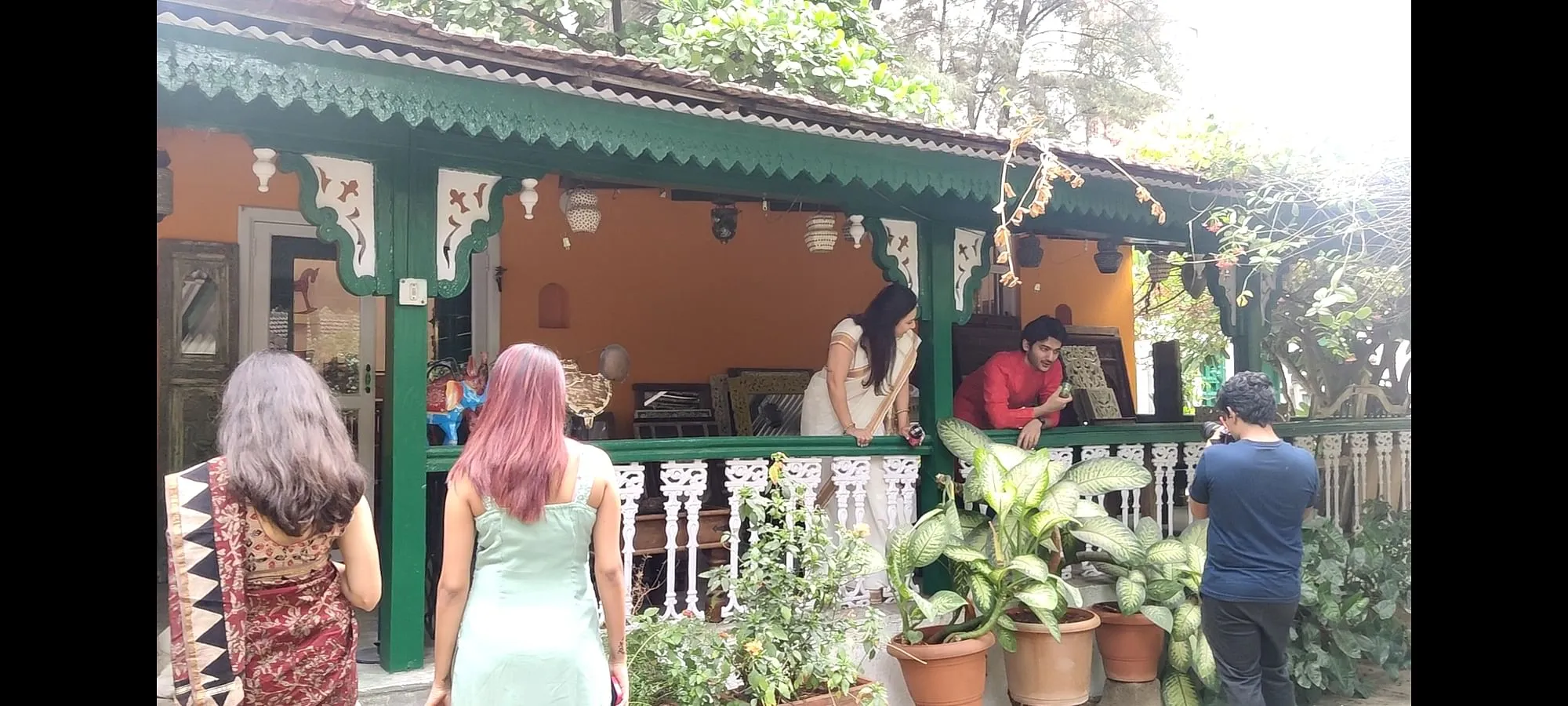 Shooting the ad at a Pune home  