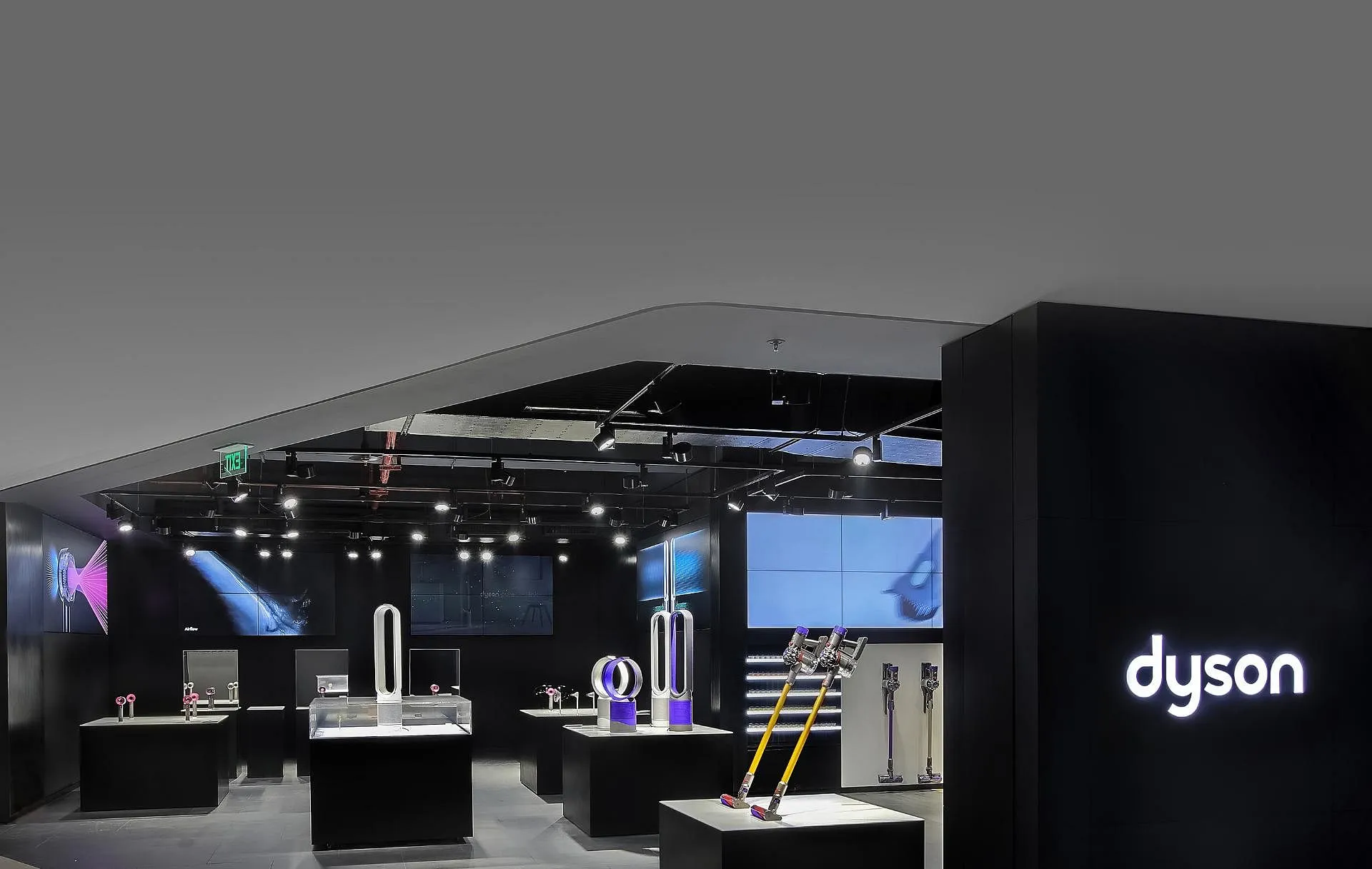 Dyson's experiential store  