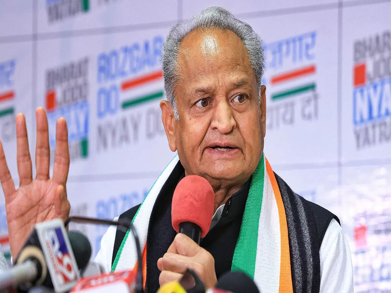 Ashok Gehlotq1.jpg