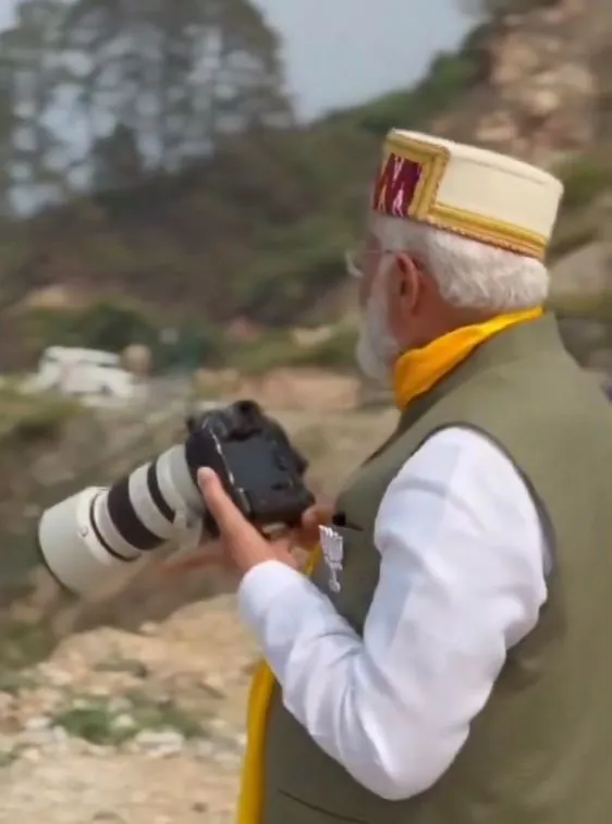 modi photographer.JPG