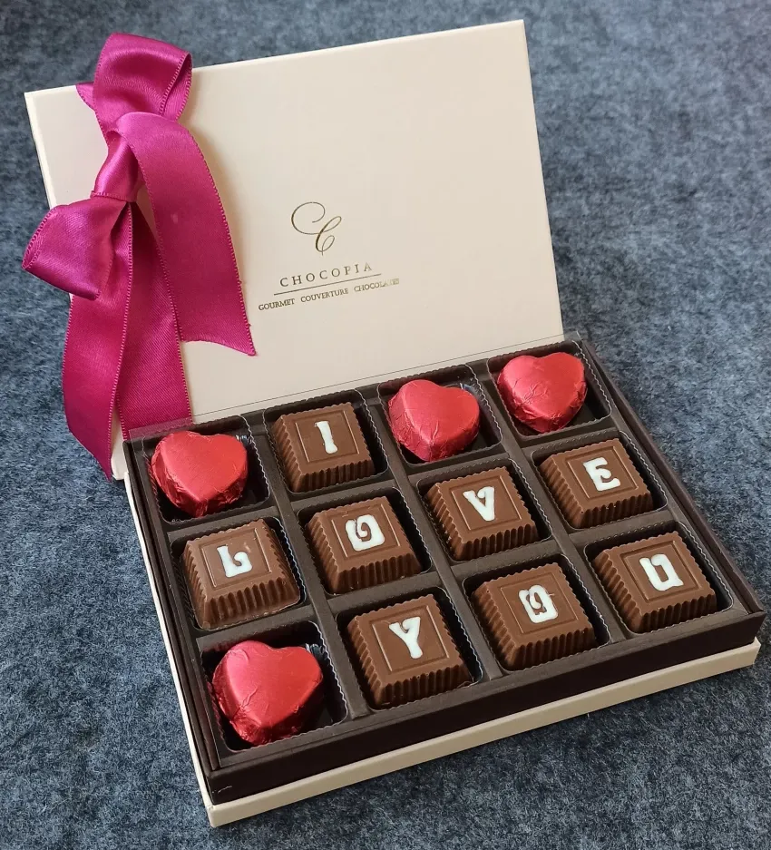 144-i-love-you-message-chocolate-box.webp