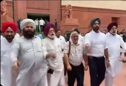 ল্কম্নভ 