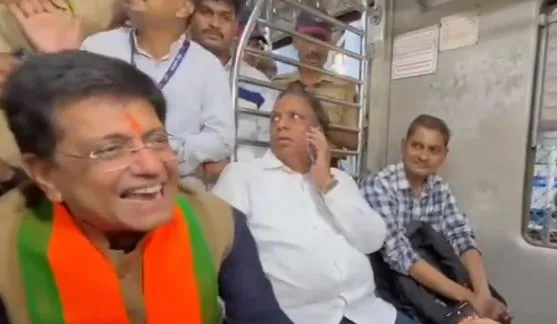 union minister in local train.JPG