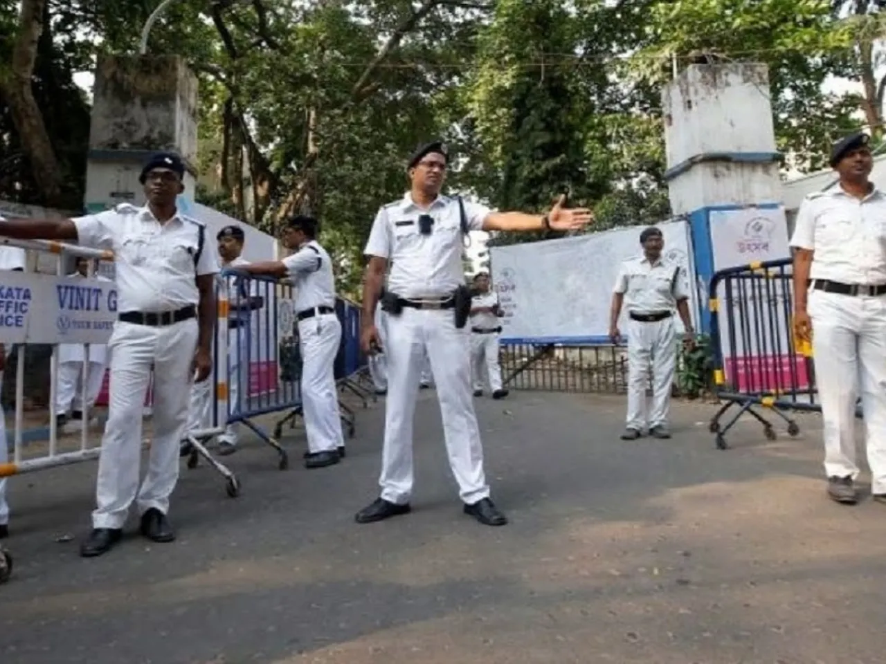 kolkata police edit .jpg