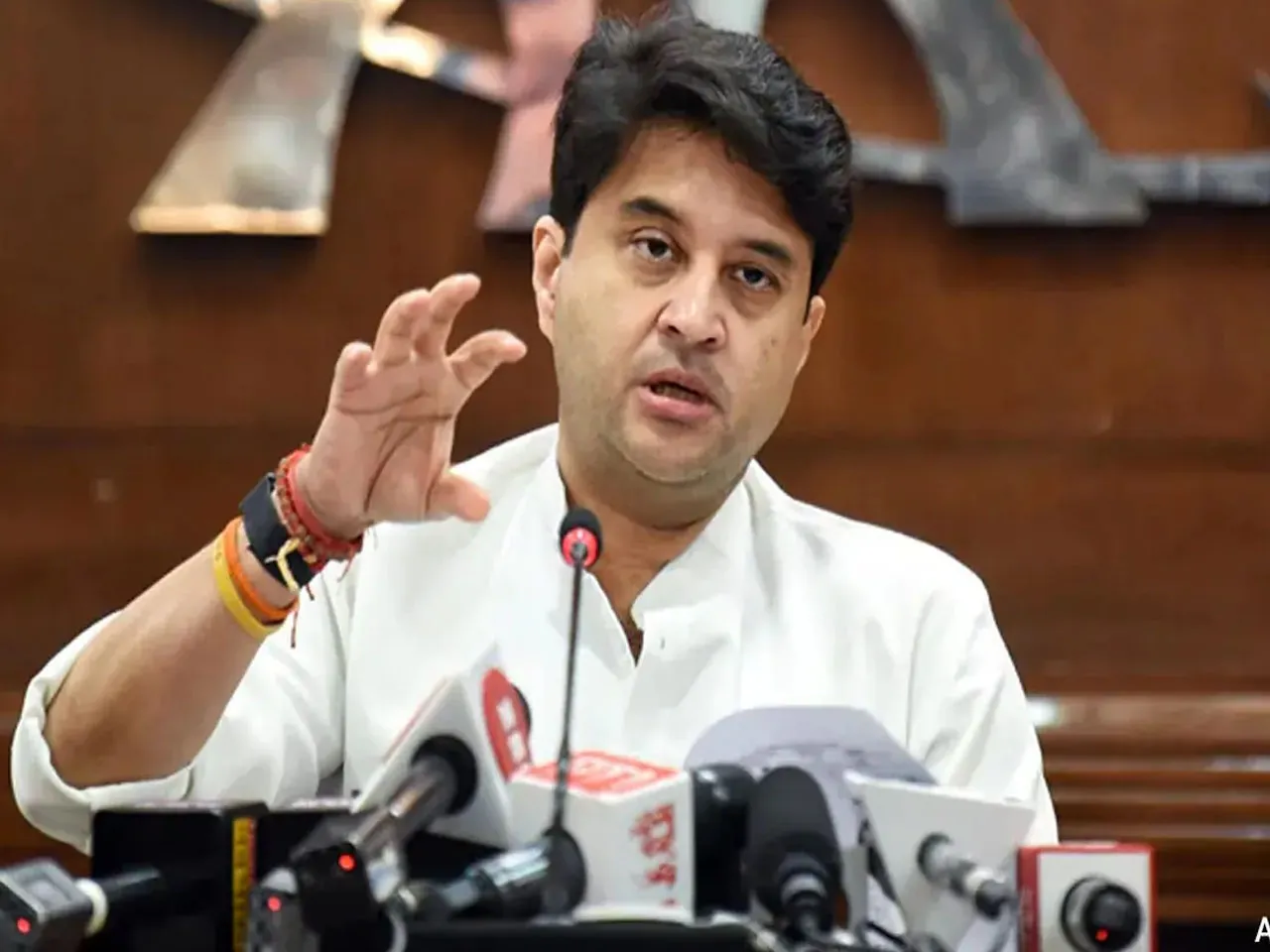 jyotiraditya qw1.jpg