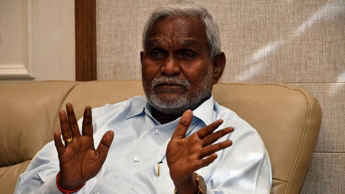 Champai Soren hints at BJP switch, does it pose threat to Jharkhand  government? - India Today