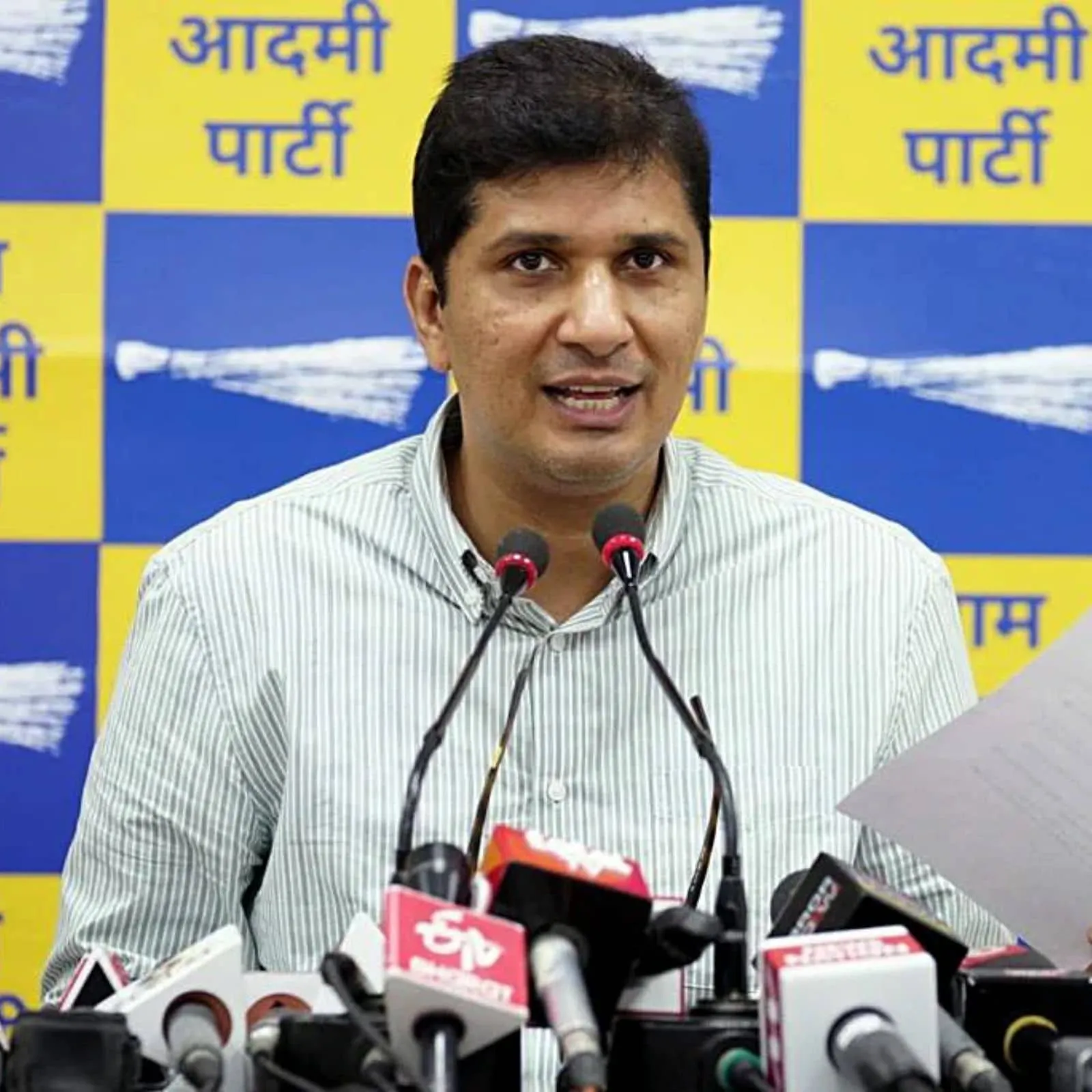 AAP's Saurabh Bhardwaj Questions Paramilitary Troops' Deployment Inside  House - News18