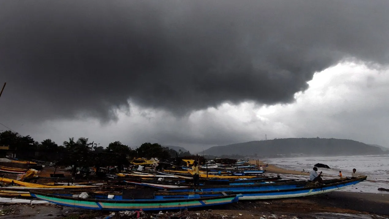 Cyclone Michaung to Form in Bay of Bengal By December 1; Andhra-Odisha  Landfall Possible | Weather.com