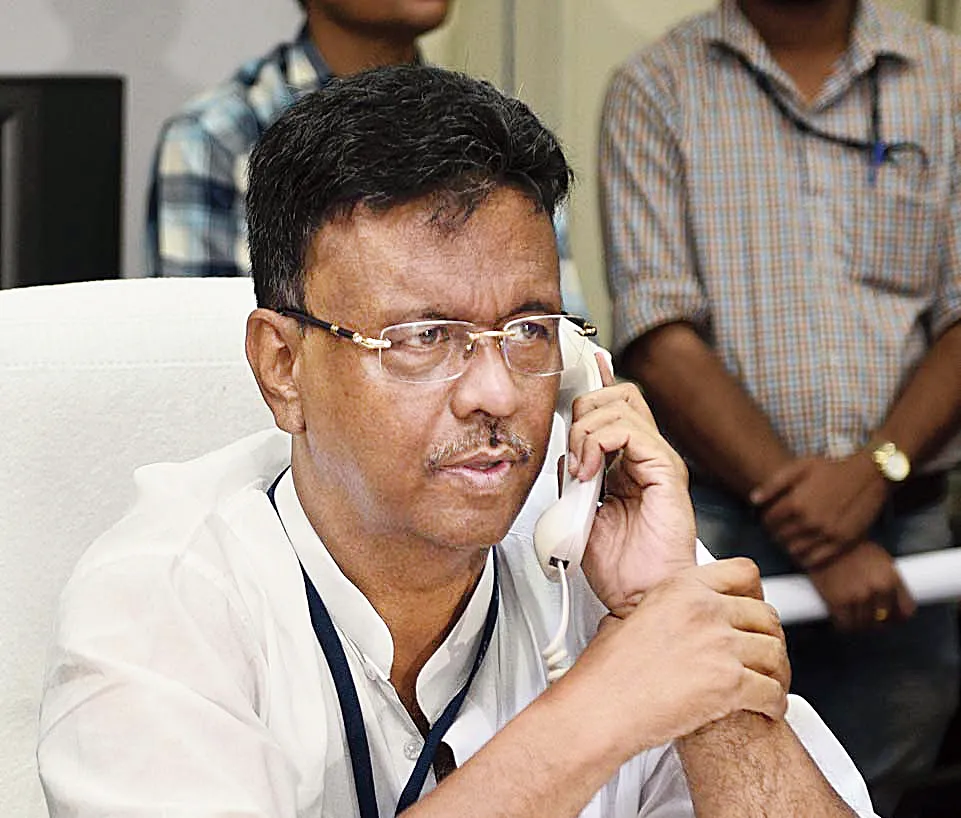 Firhad Hakim | Calcutta mayor Firhad Hakim a call away once a week -  Telegraph India