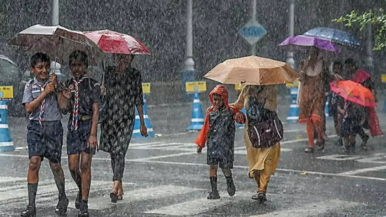 Rain In Kolkata: Met predicts more rain from tomorrow | Kolkata News -  Times of India