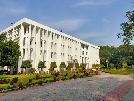 IR@IIMC: B.C. Roy Memorial Library at a glance