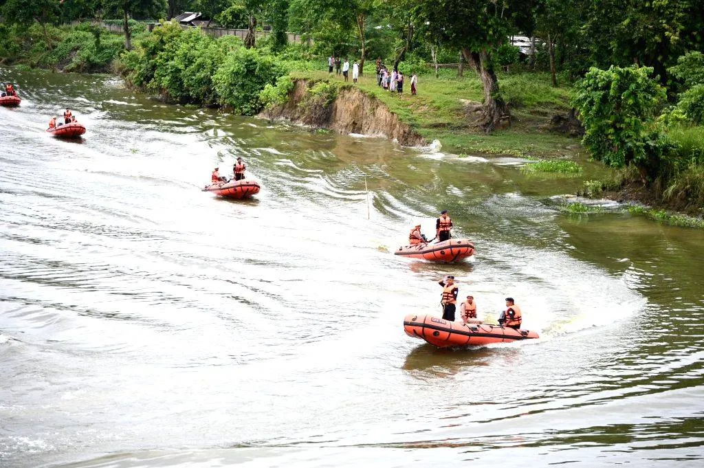 Assam Chief Minister Dr Himanta Biswa Sarma handed over 20 Inflatable  Rubber Boats