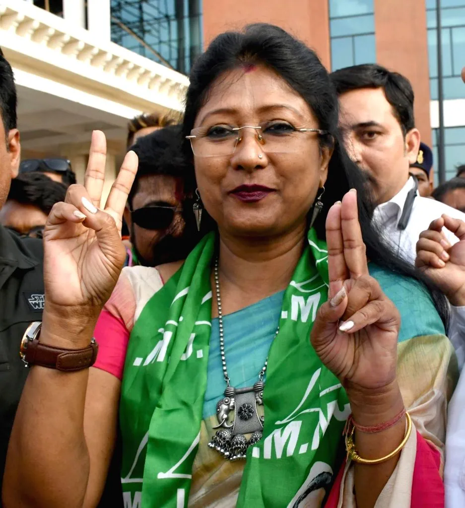 Newly elected Rajya Sabha MP Mahua Majhi being welcomed by JMM party  workers.