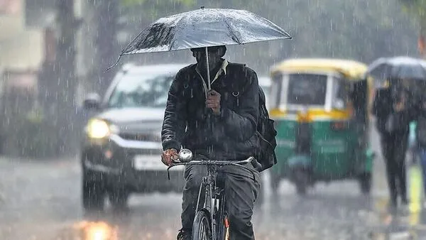 Delhi weather: Rain lashes several parts of city, IMD predicts more shower  today; temperature and AQI drop | Mint