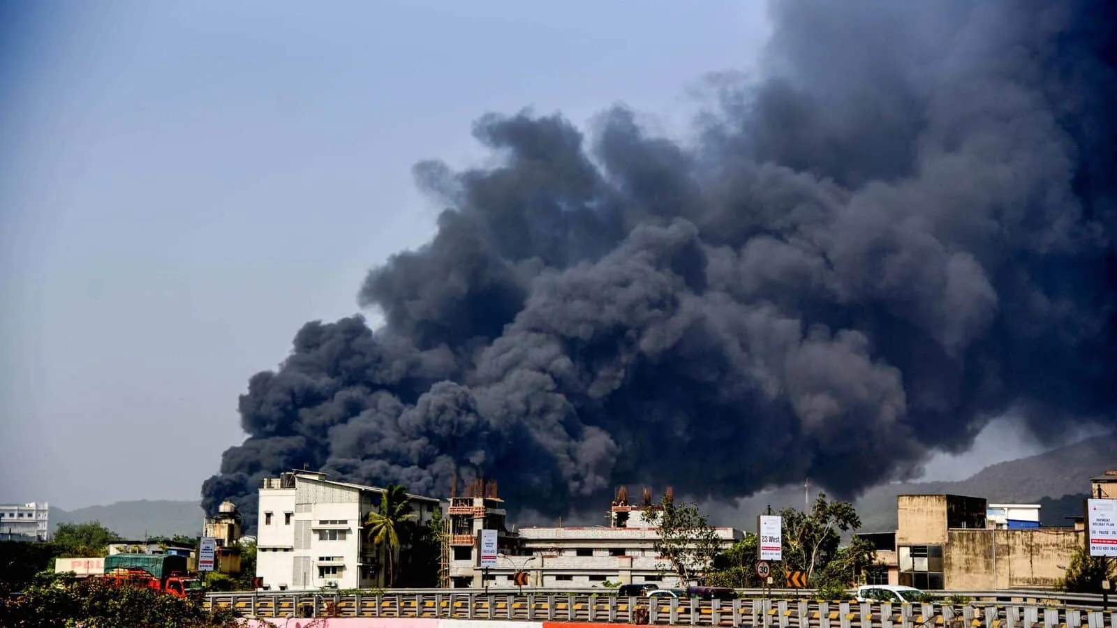WATCH: Massive fire breaks out at rubber factory in Navi Mumbai, 3  industrial units gutted | Mint