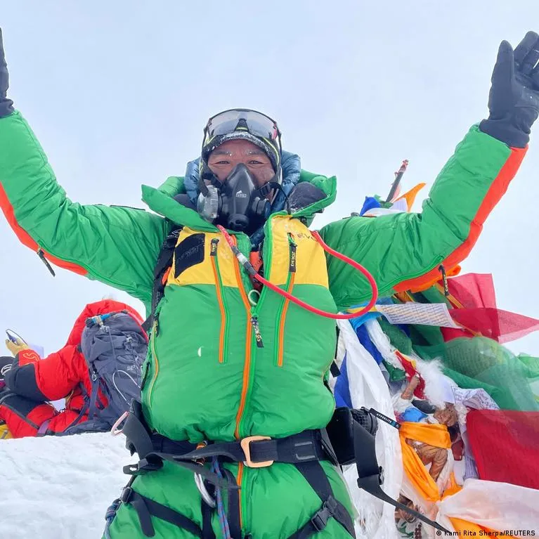 Nepal: 'Everest Man' Kami Rita claims record 29th summit – DW – 05/12/2024