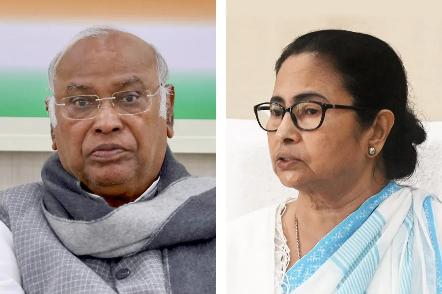 India Meeting | Lok Sabha Election 2024: Mamata Banerjee proposes the name  of Mallikarjun Kharge as Prime Minister face of INDIA dgtl - Anandabazar