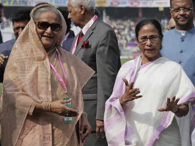 Mamata Banerjee, Sheikh Hasina discuss bilateral issues | India News -  Times of India