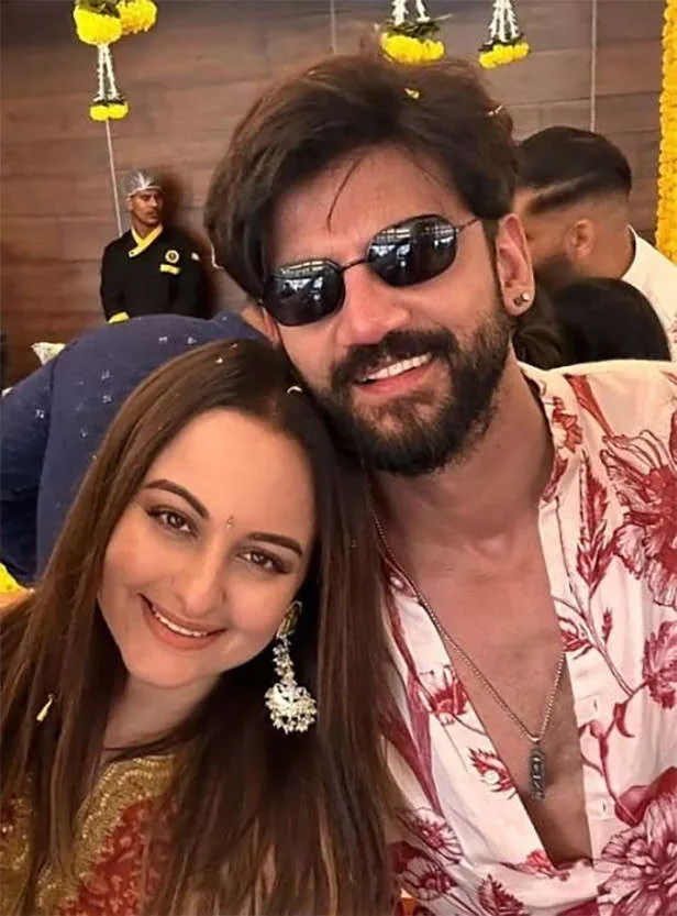 First pic of Sonakshi Sinha & Zaheer Iqbal's Mehendi ceremony goes viral |  Filmfare.com