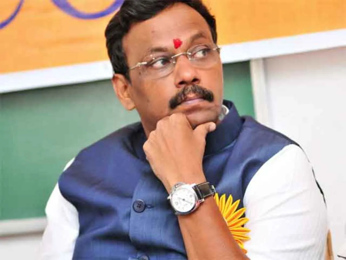 My degree is not bogus, Maharashtra Education Minister Vinod Tawde says  after row - The Economic Times