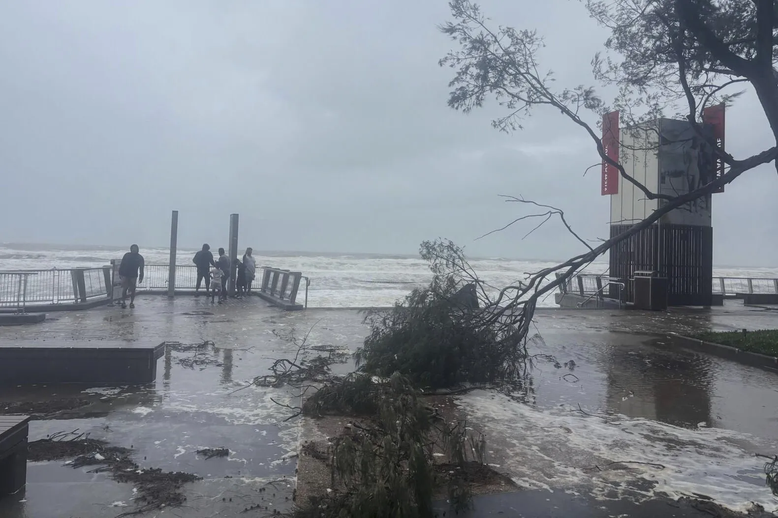 Tropical low tracks west across Australian east coast leaving 1 dead and several  injured | National News | 2news.com
