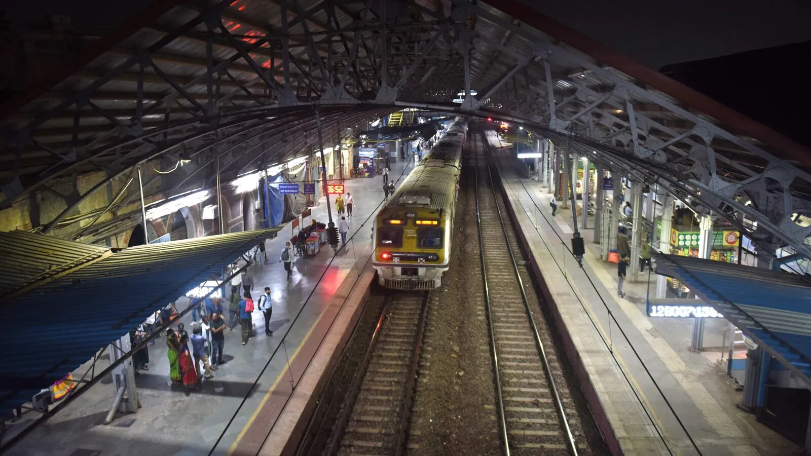 Mumbai local train update: Services on these routes to remain affected  today | Today News