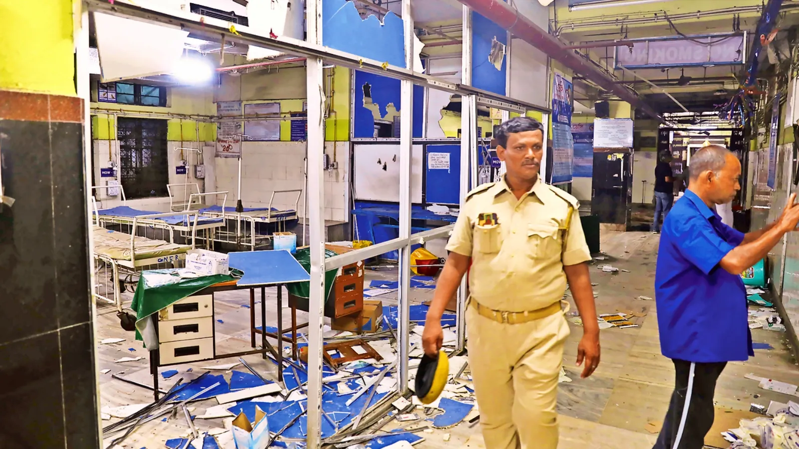 12 arrested for late-night violence at RG Kar; protesters claim police  abandoned them when miscreants showed up | Kolkata News - The Indian Express