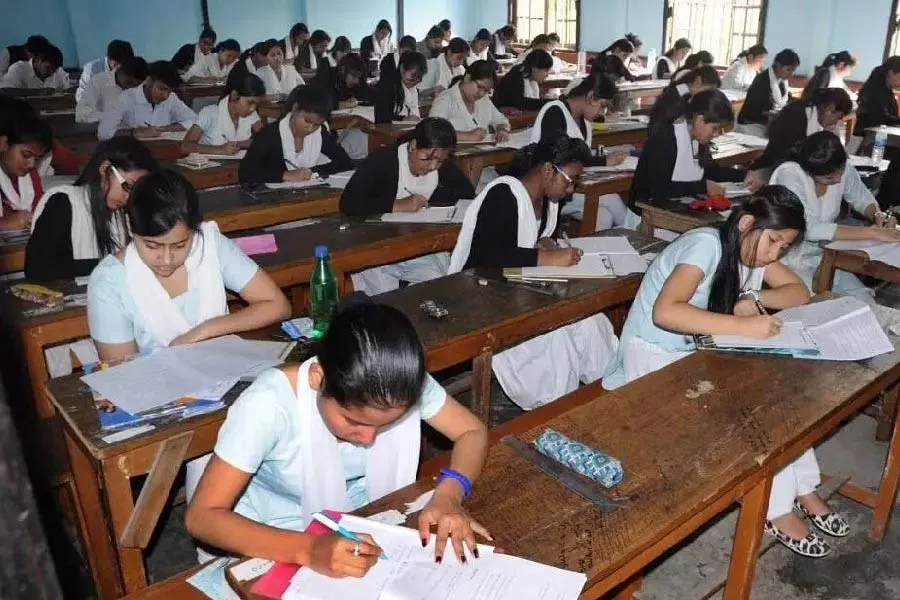 Higher Secondary Education Council | Higher secondary question paper now  not in two parts by the guidelines of the higher secondary education  council . dgtl - Anandabazar