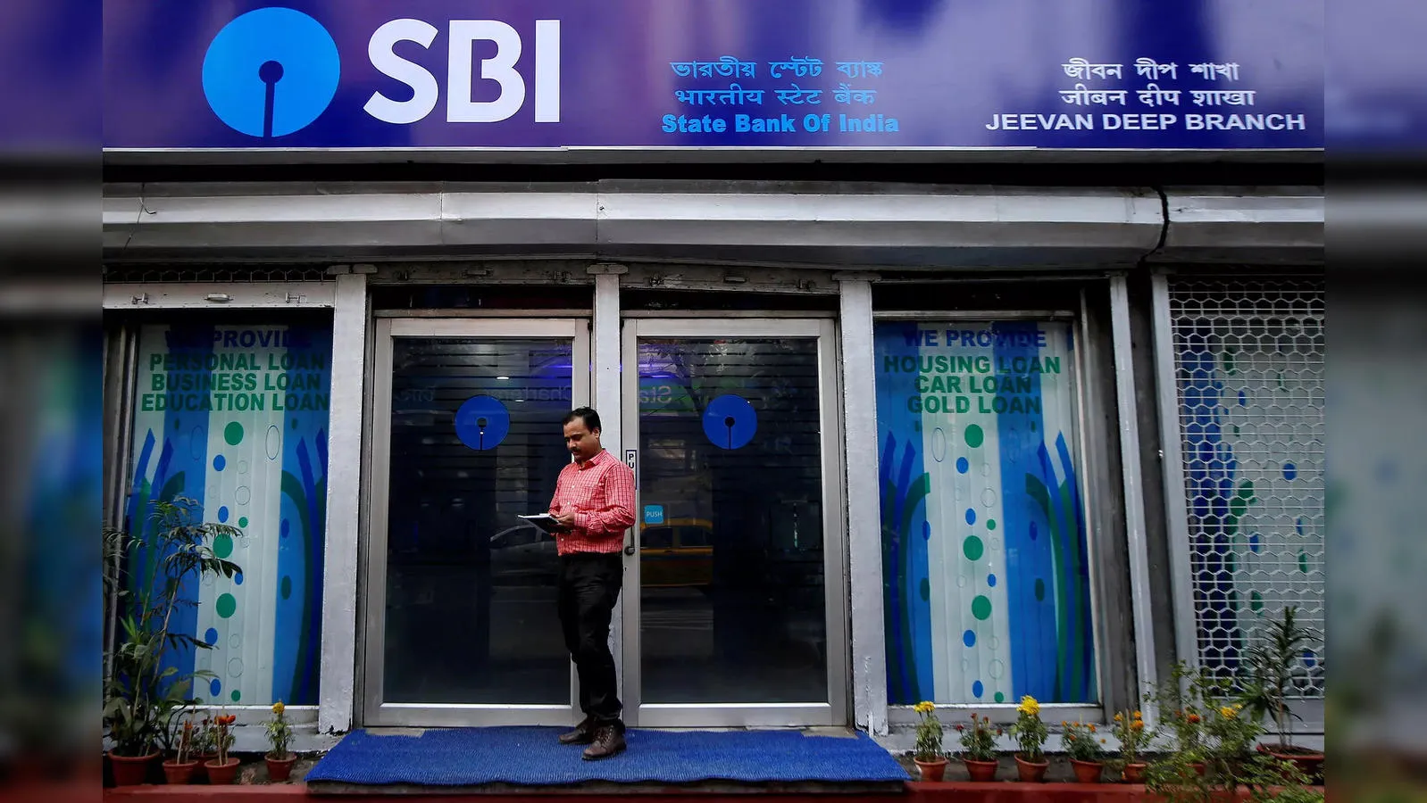 SBI to open 300 branches across country this year - The Economic Times