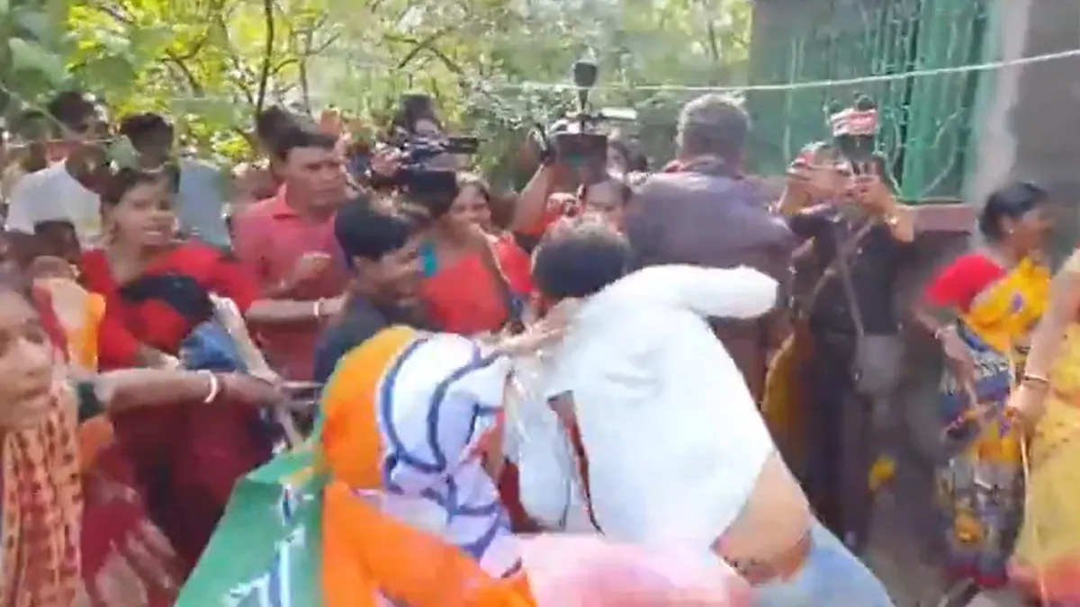 Sandeshkhali: Clash Breaks Out Between TMC And BJP Workers, Mamata's Party  Accuses Rekha Patra Of 'Assault'