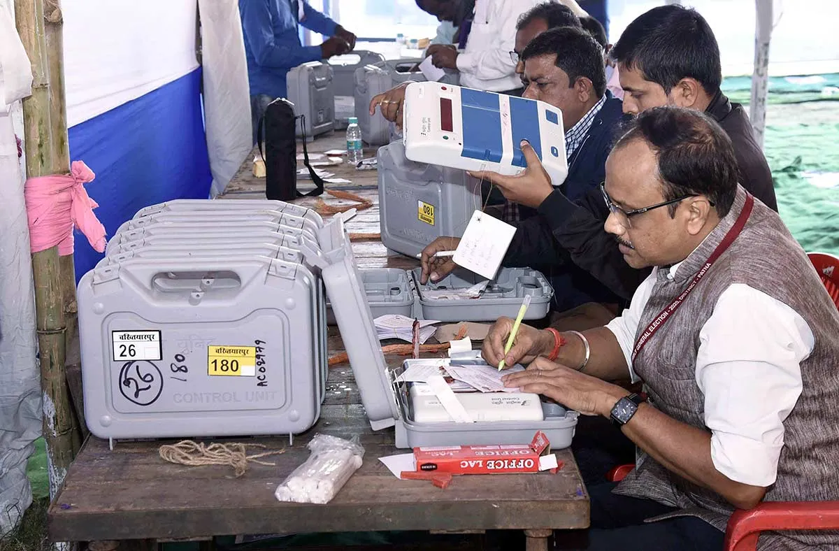 Bihar vote count likely to end late tonight: EC - Rediff.com