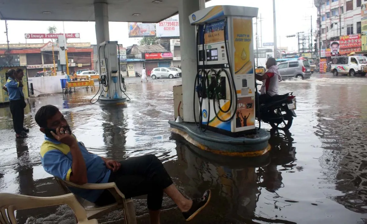 Bhopal: Water Water Everywhere! Low-lying areas flooded, roads submerged