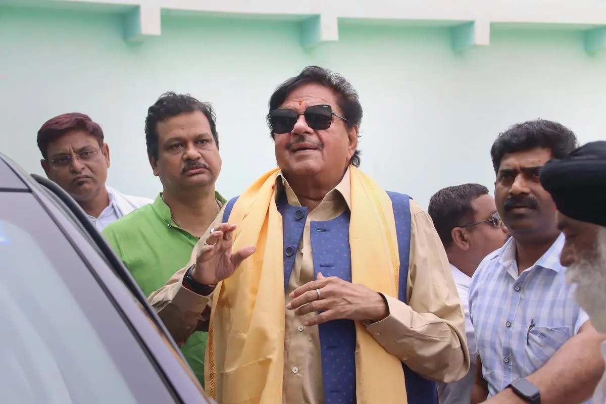 Shatrughan Sinha back in limelight with Asansol victory - The Hindu