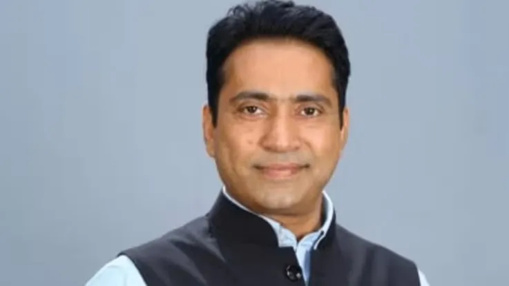 BJP rebel Rahul Kaswan leads against Paralympian Jhajharia in Churu - India  Today