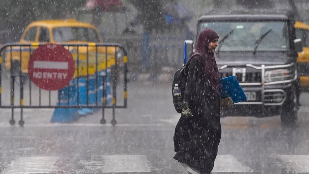 West Bengal Monsoon: বাংলাদেশের ওপরে নিম্নচাপের প্রভাব এই বঙ্গে কতদিন? ৫  দিন কেমন থাকতে চলছে বাংলার আবহাওয়া | West Bengal Monsoon: What impact deep  depression West Bengal create ...