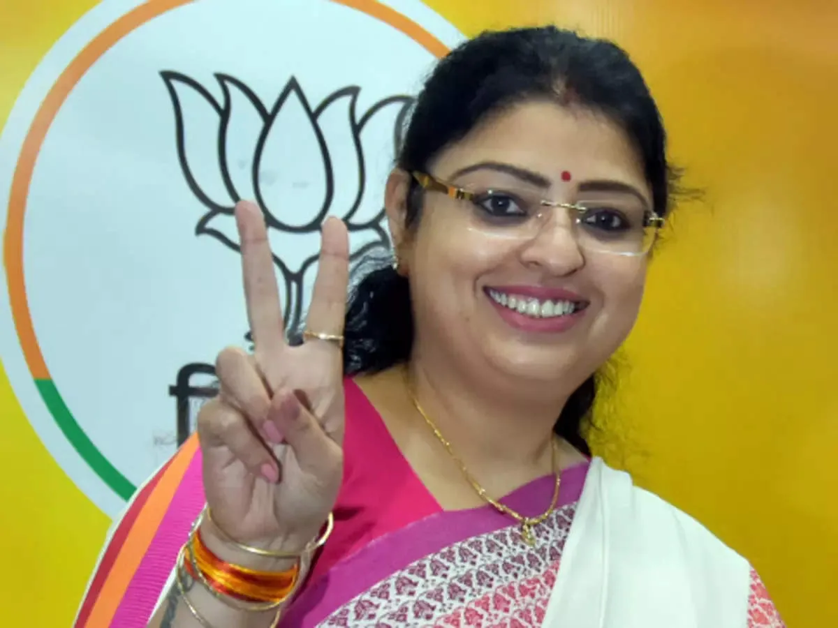 bjp: BJP's Priyanka Tibrewal files nomination for Bhabanipur bypoll - The  Economic Times