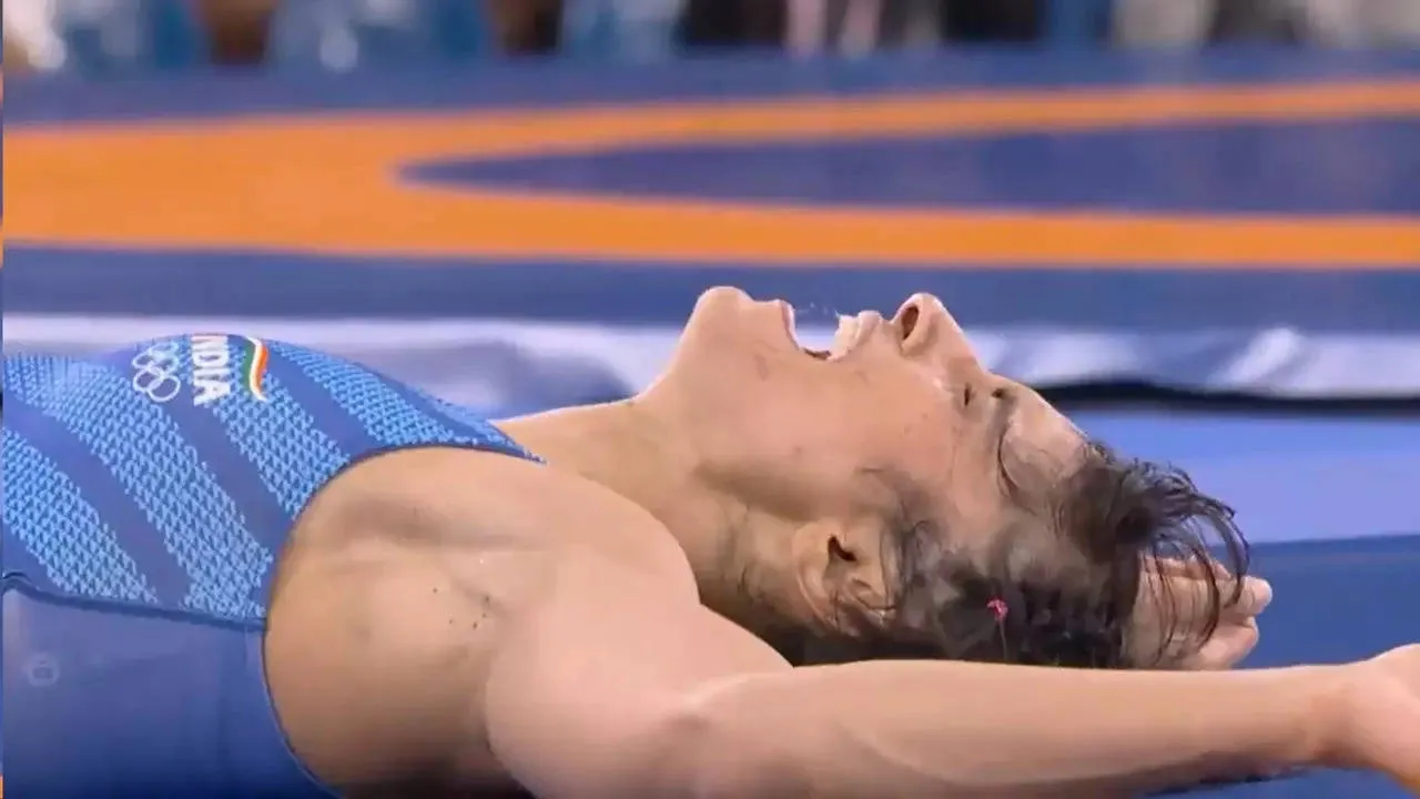 Vinesh Phogat: Stunning Six Seconds That Shocked The World, Left Her in  Tears at Paris Olympics 2024 | Times Now