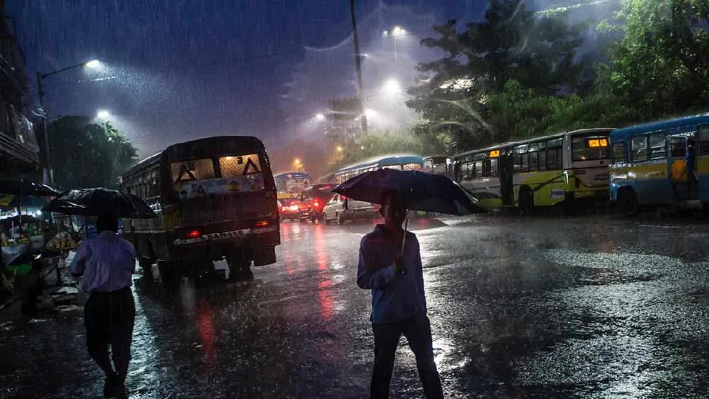 weather | Thunderstorm with lightning light to moderate rainfall in Kolkata  Howrah dgtl - Anandabazar