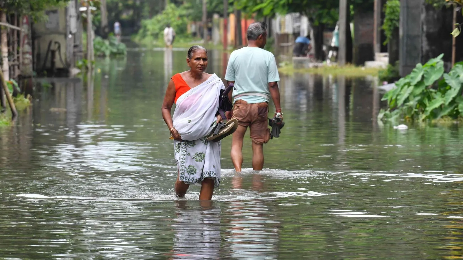 Assam floods: Situation still grim as heavy rainfall affects 5 lakh people  in the state | Today News