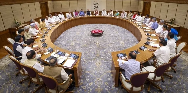 मोदी सरकार 3.0 की पहली कैबिनेट मीटिंग में प्रधानमंत्री और अन्य मंत्री (फोटोः पीटीआई)
